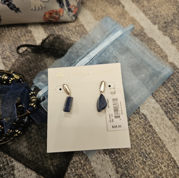 NEW Butterfly & Blues 🦋 Kendra Scott Earrings, VS Cosmetic Pouch + More - Picture 5 of 15